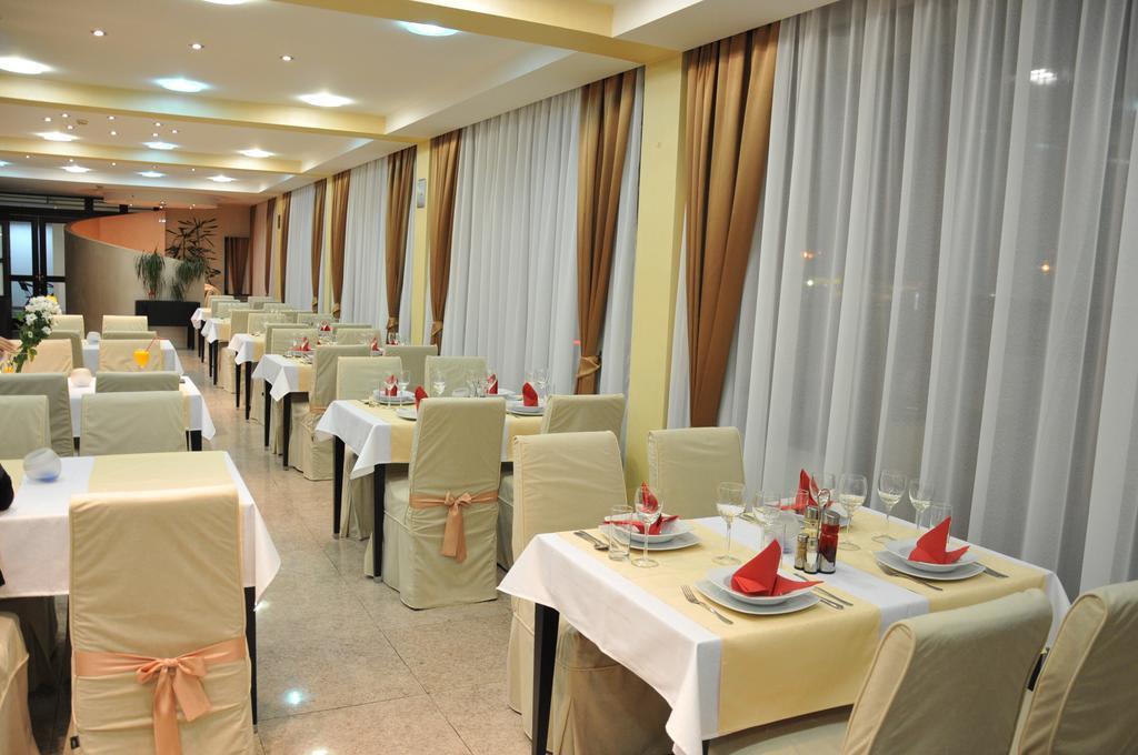 Hotel Beograd Lukavica Exterior photo
